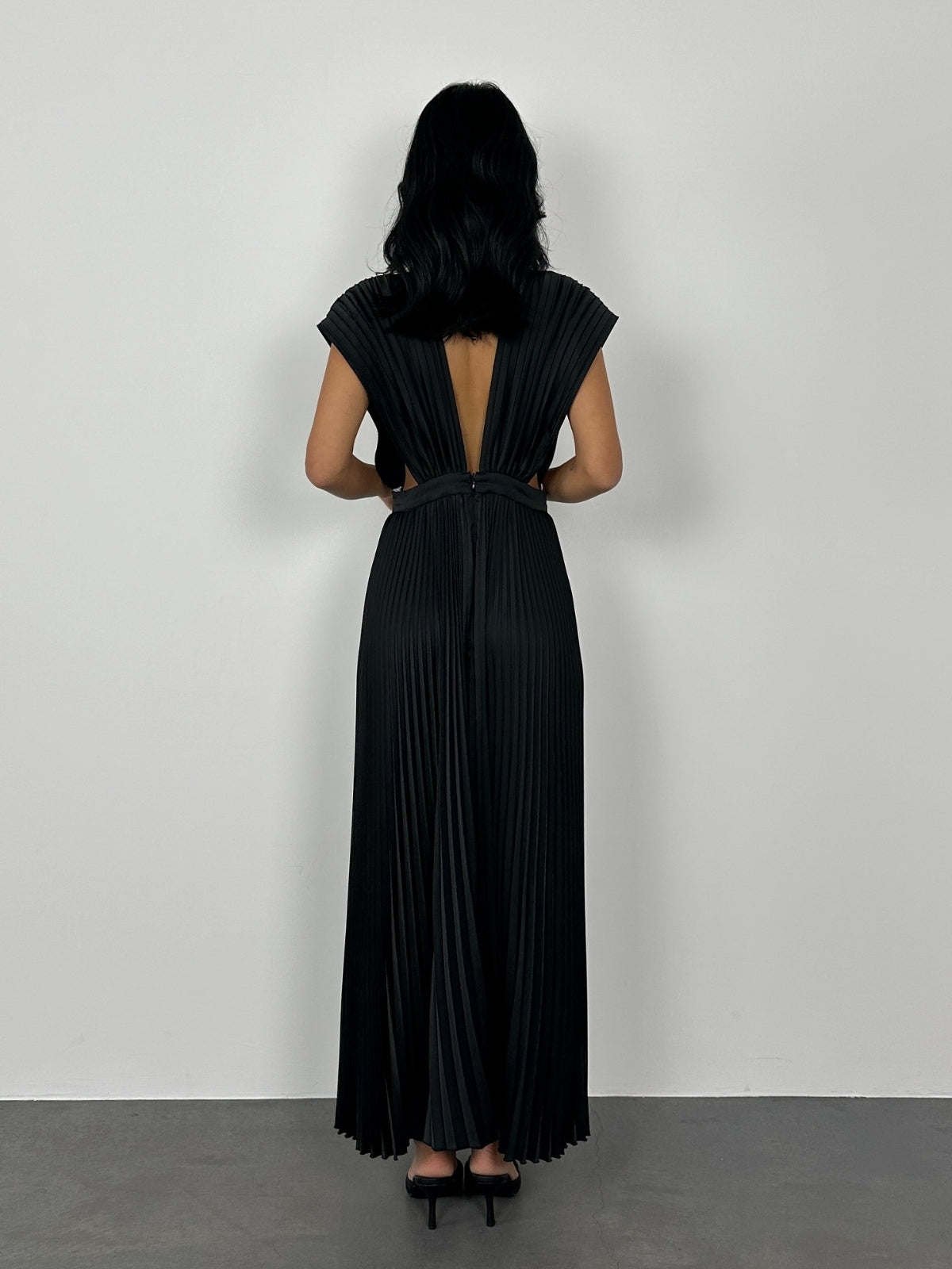 L' idee | Gala Gown - Black | Loan That Label