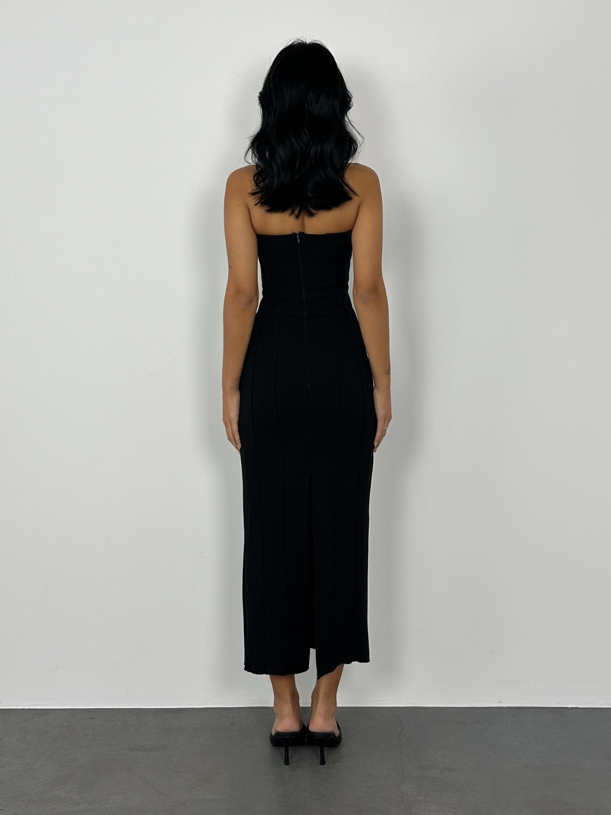 Tojha | Prim Midi - Black | Loan That Label